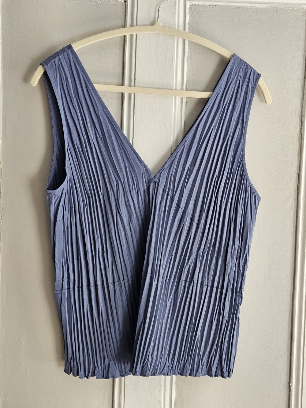 Vince  Sleeveless Pleated V-Neck Dress Top - Blue Sz M
